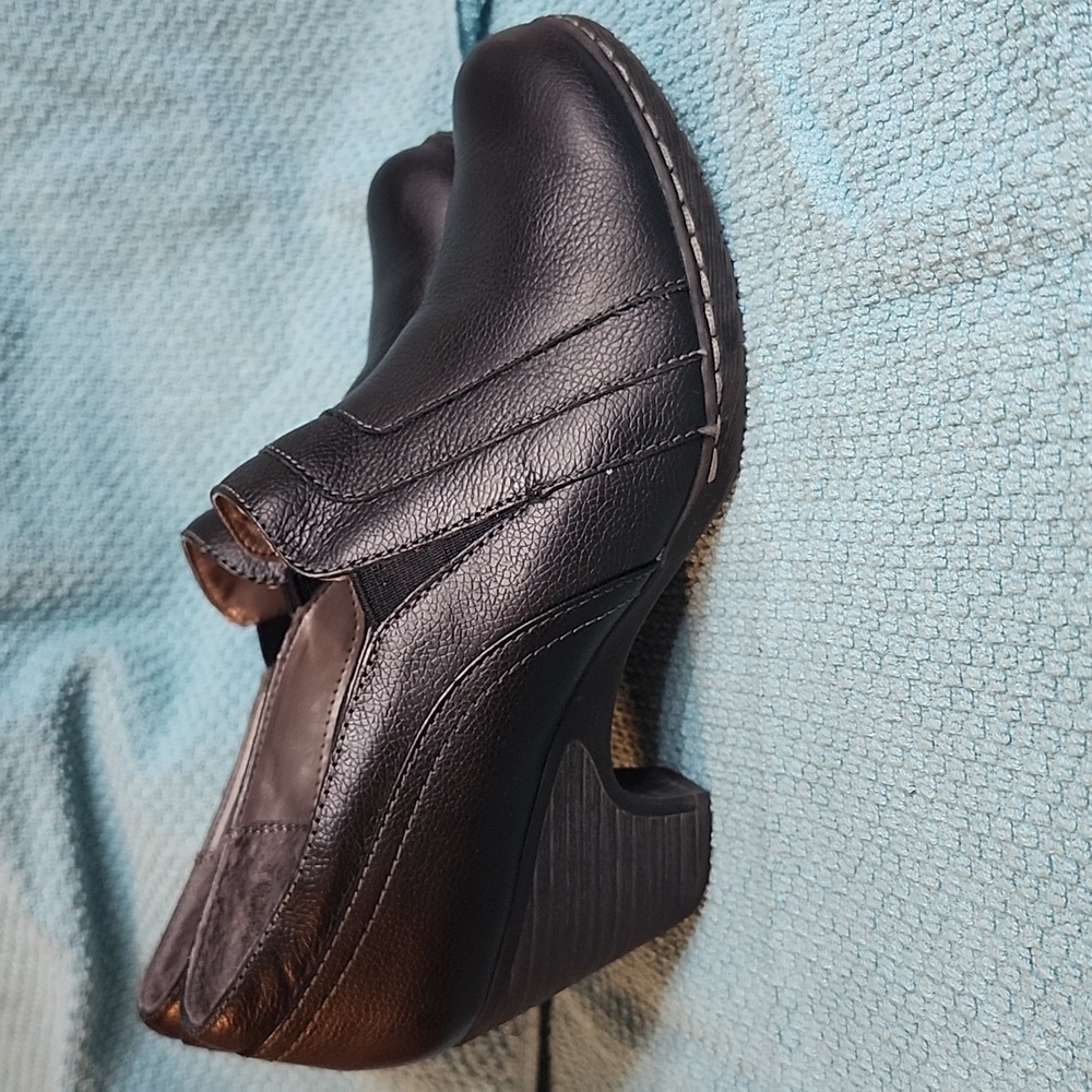 Black Leather Women's Heeled Shoes